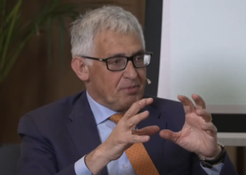 Piero Cipollone, miembro del Comité Ejecutivo del BCE, hablando sobre el euro digital.