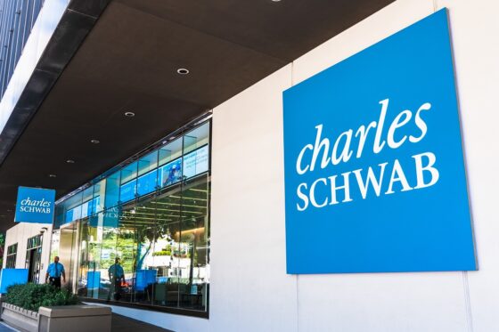 Bitcoin y Ethereum llegarán a Charles Schwab