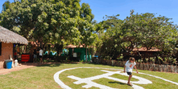 Vista de un sector de la ciudadela Praia Bitcoin de Brasil.