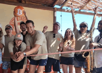 Inauguración de un Bitcoin Café en Isla Mujeres de México.