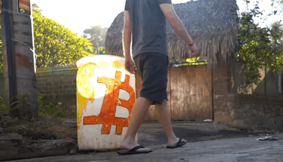 Más allá de Bukele la verdadera revolución bitcoin de El Salvador está en sus calles
