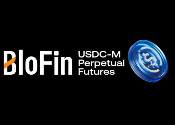 Moneda USDC flotando en fondo negro y logo de BloFin