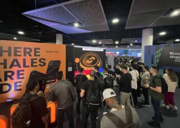 Multitud en Blockchain RIO 2025.