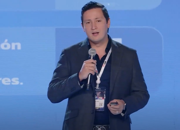 Andrés Tobón, CEO de EFY, empresa proveedora de servicios de bitcoin y criptomonedas en Bolivia.