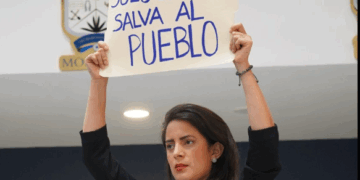 Claudia Ortiz, diputada de El Salvador habla sobre bitcoin y la adopción gubernamental.