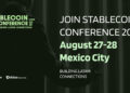 Conferencista a fondo con difuminado oscuro. En el lado izquierdo, el nombre el evento “STABLECOIN CONFERENCE 2025 CDMX” presentado por Bitso Business. Del lado derecho, la invitación a la conferencia en agosto 27-28.