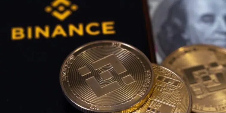 BNB con dinero y el logo de Binance.