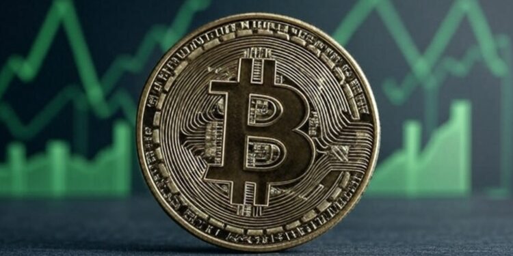 Bitcoin con gráficas verdes de fondo.