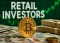 Bitcoin con dinero y gráficas en verde.