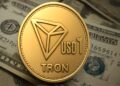 USD1 con Tron y dinero alrededor.