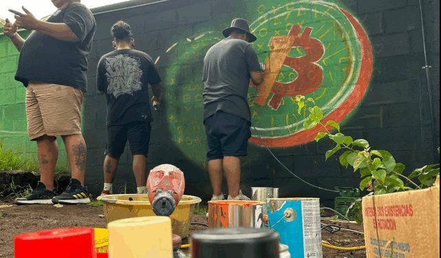 Mural de Bitcoin en Berlín de El Salvador.