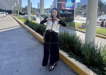 Lorena Almada posa para una foto personal en Paraguay