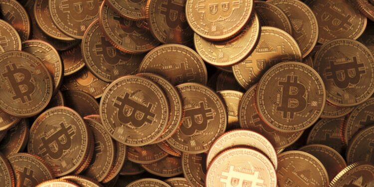Monedas de BTC amontonadas.