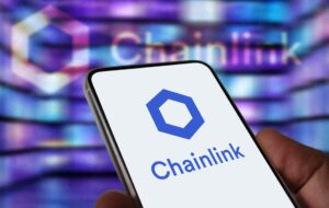 Teléfono móvil con el logo de Chainlink