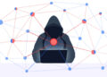 Red de nodos interconectados y imagen de un encapuchado frenta a una laptop.