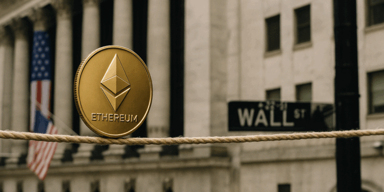 Una moneda de ETH arriba de una cuerda, en Wall Street.