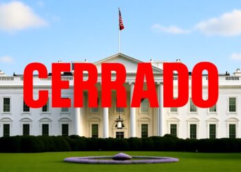 Casa Blanca de fondo y la palabra "cerrado" en rojo delante de ella.