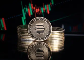 Monedas de solana con un gráfico de precios.