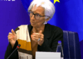 Christine Lagarde, presidenta del Banco Central Europeo, dando un discurso en el Parlamento Europeo.