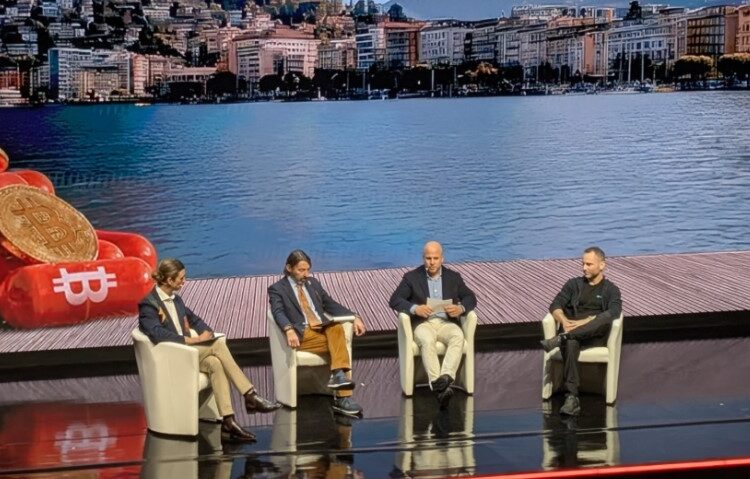 Panel de la conferencia Plan B Forum en 2025