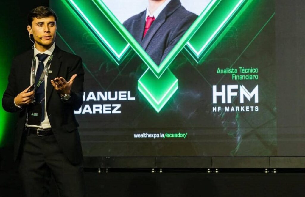Photograph of financial analyst Emanuel Juárez.