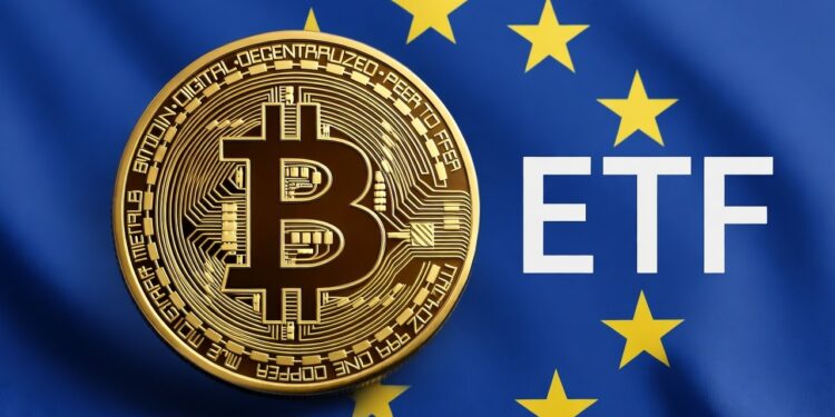 Una moneda en físico de bitcoin con un fondo de la bandera de la Unión Europea y al lado de la moneda las letras ETF.