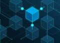 Ilustración de color azul de una red blockchain con cubos interconectados y símbolos que muestran el flujo de datos