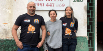 Integrantes de Fundación Guadalupe y Escuelita Bitcoin.
