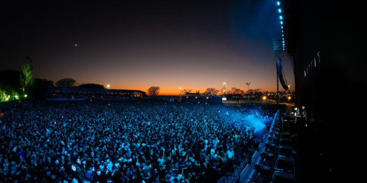 Foto de show vendido en NFT por BOMBO.