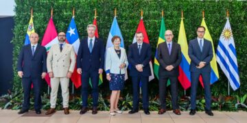 Foto en la XLIII Reunión de Presidentes de Bancos Centrales de América del Sur.