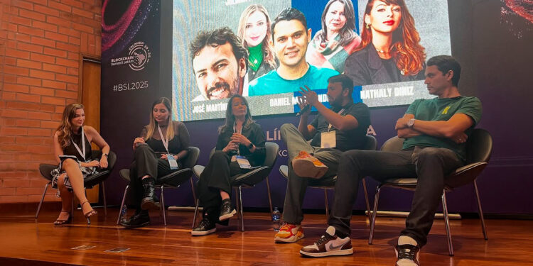 Panel de la Blockchain Summit Latam 2025 Colombia