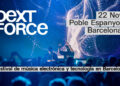 Dj, multitud, en fondo azul con logo de Dext Force
