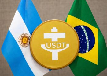Banderas de Argentina y Brasil a los costados de un logo de USDT.