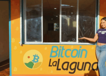 Foto del centro Bitcoin en La Laguna, El Salvador.