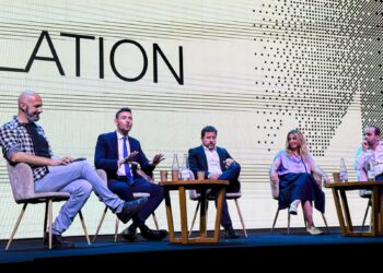 Foto en Devconnect de panel del Regulation Day.