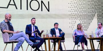 Foto en Devconnect de panel del Regulation Day.