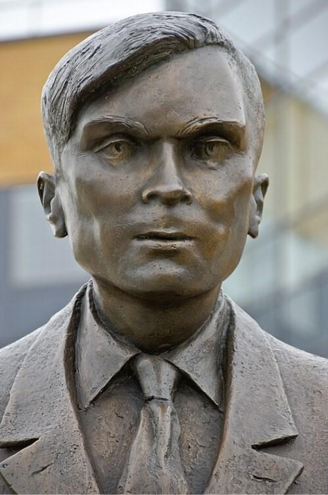 Una fotografía del busto de la estatua de Alan Turing, ubicada en la universidad de Surrey.