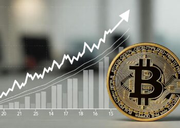 Una moneda física de bitcoin en primer plano a la derecha, con un gráfico de barras y una línea ascendente en el fondo que representa la inflación en EE. UU.
