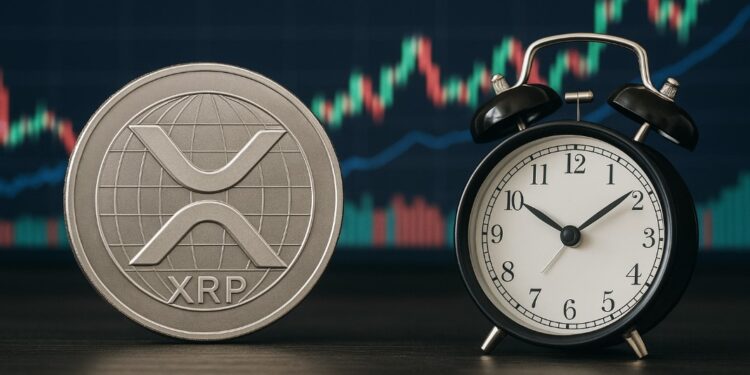Moneda física de XRP junto a un reloj analógico y de fondo gráficas de mercado.