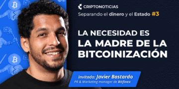 Javier bastardo con el titulo del podcast separando el dinero y el estado