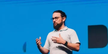 Sebastián Serrano, CEO de Ripio, en una charla.