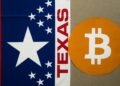 Bandera de Texas junto al logo de Bitcoin.