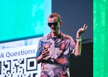 Vitalik Buterin da una presentación en la Devconnect Buenos Aires.