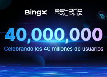 Logo de BingX y su campaña “Beyond the Alpha” en blanco y texto degradado en azules "celebrando los 40 millones de usuarios". Sobre fondo azul oscuro tecnológico.