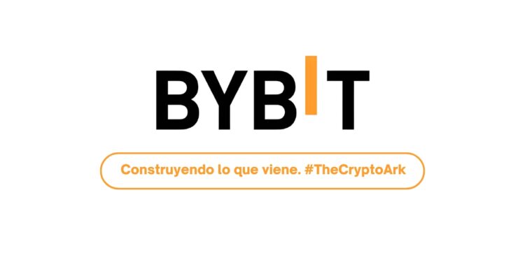 Logo de Bybit con la frase: construyendo lo que viene. Sobre fondo blanco.