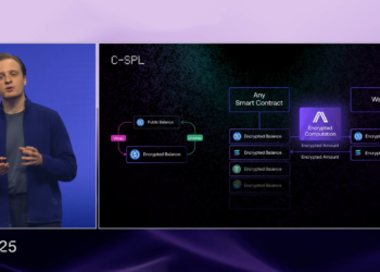 El CEO y fundador de la empresa Arcium en una conferencia del ecosistema Solana.