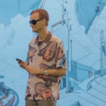 Vitalik Buterin en una conferencia durante la Devconnect Argentina.