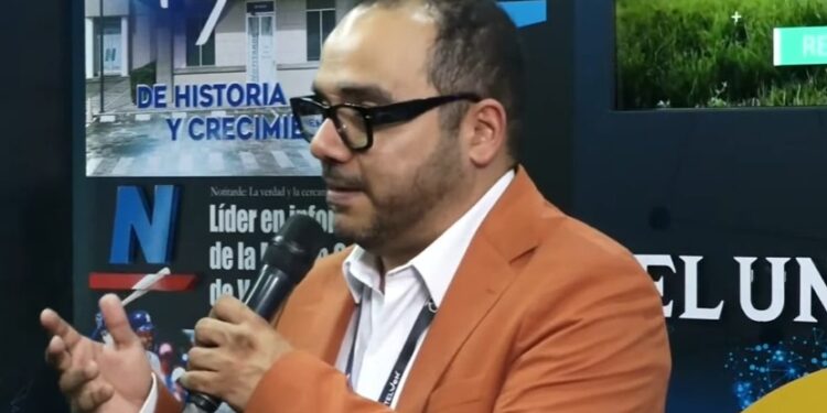 Anibal Garrido, especialista venezolano en criptomonedas, participa en una entrevista.