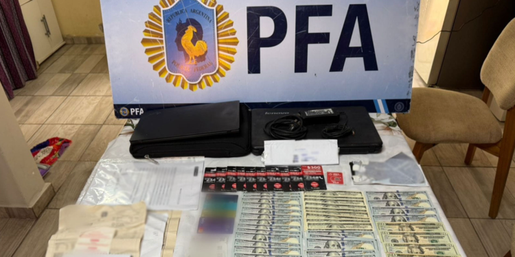 Foto de la incautación a banda delictiva que usaba criptomonedas en Argentina.