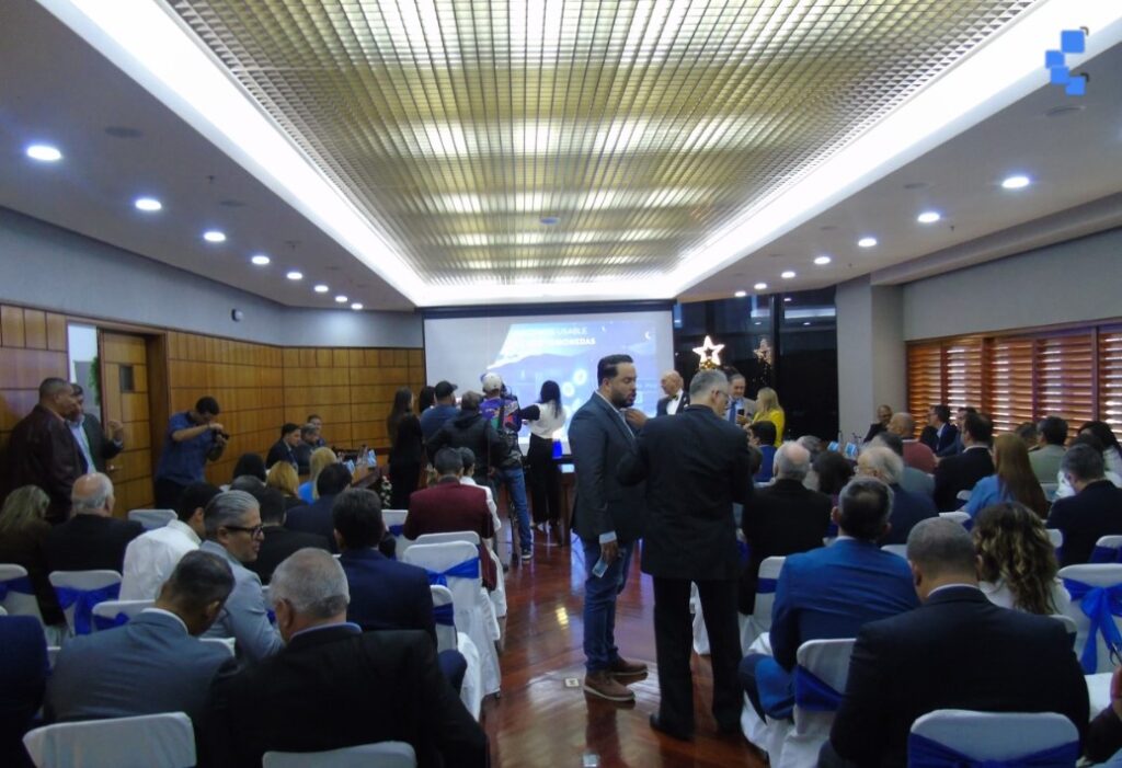 Photograph of the attendees of the Cavecom-e cryptoassets technical table